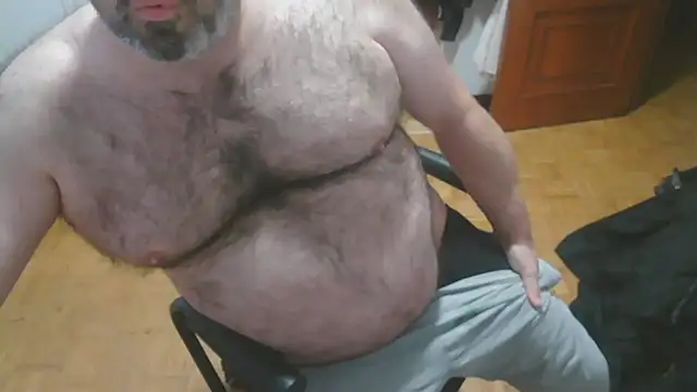 mikeyhotbear online show from November 20, 7:31 am