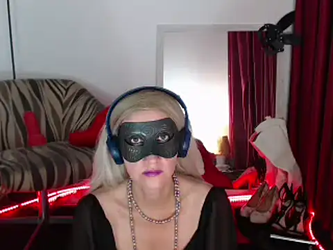 LaraFantasy online show from December 6, 8:21 am