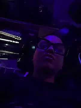 Snapshot of RuggyRackz chatting on March 12, 10:28 pm RuggyRackz online show from March 12, 10:28 pm