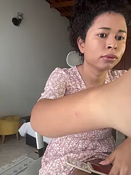 GabriSaenz online show from April 7, 1:46 pm