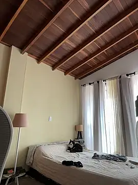 GabriSaenz online show from December 21, 1:24 pm