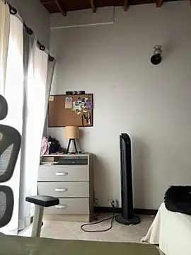 Snapshot of GabriSaenz chatting on April 25, 1:03 pm GabriSaenz online show from April 25, 1:03 pm