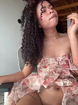 Snapshot of GabriSaenz chatting on May 11, 2:45 pm GabriSaenz online show from May 11, 2:45 pm