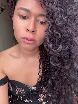 GabriSaenz online show from July 25, 1:50 pm