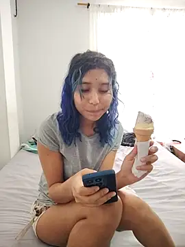 SAT--SU U online show from November 28, 8:09 pm