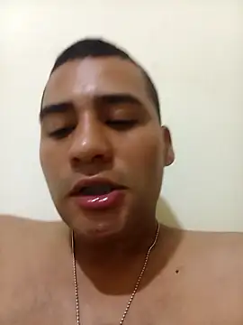 Snapshot of EISONREINA11 chatting on November 30, 12:33 am EISONREINA11 online show from November 30, 12:33 am