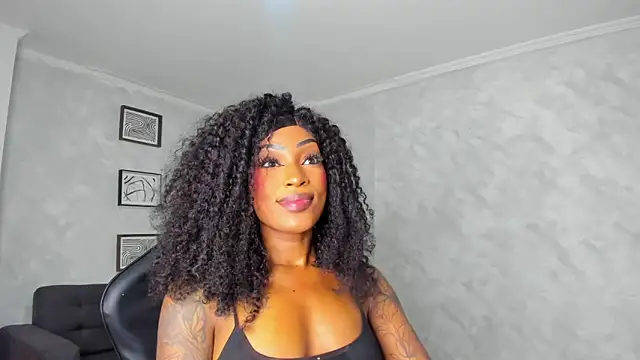 Snapshot of Emattaylor chatting on February 25, 1:00 pm Emattaylor online show from February 25, 1:00 pm