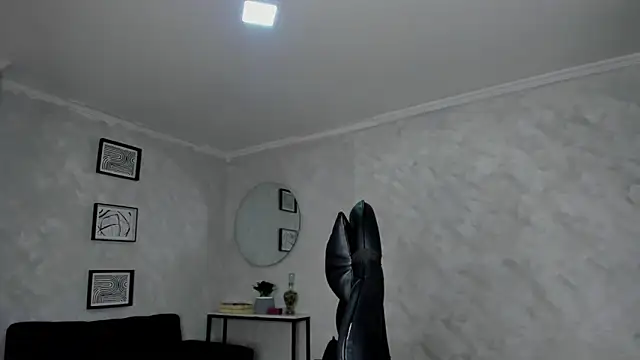 Snapshot of Emattaylor chatting on February 26, 1:00 pm Emattaylor online show from February 26, 1:00 pm