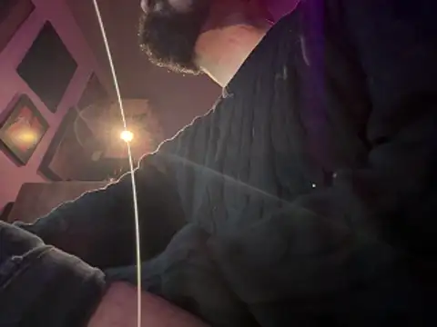 Snapshot of htk1975 chatting on December 17, 10:09 am htk1975 online show from December 17, 10:09 am