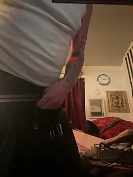 Snapshot of htk1975 chatting on February 14, 10:59 am htk1975 online show from February 14, 10:59 am