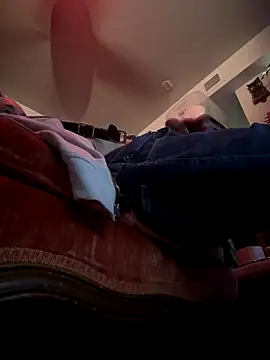 Snapshot of htk1975 chatting on December 15, 10:48 pm htk1975 online show from December 15, 10:48 pm