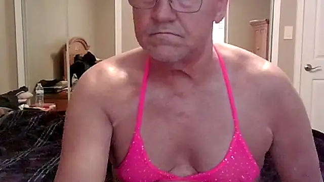 Snapshot of takeitall101 chatting on December 15, 3:29 pm takeitall101 online show from December 15, 3:29 pm