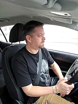 Trucker Hunter online show from December 28, 12:45 pm