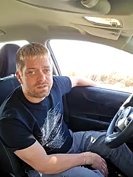 Trucker Hunter online show from February 21, 12:06 pm