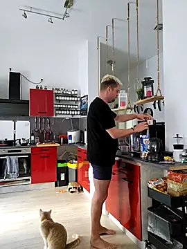 Trucker Hunter online show from March 15, 8:04 am