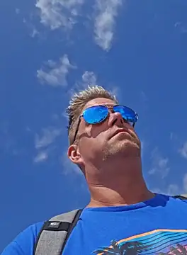 Trucker Hunter online show from October 12, 1:56 pm