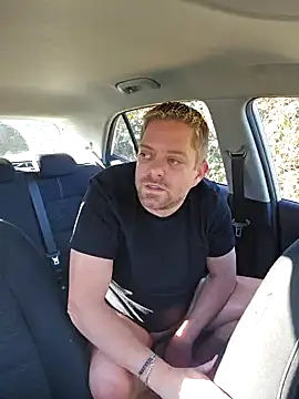 Trucker Hunter online show from February 19, 1:28 pm