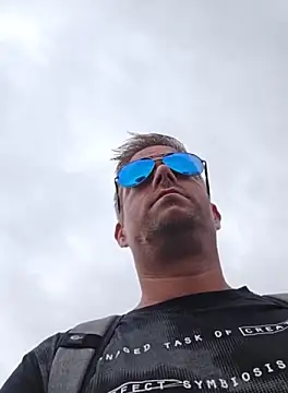 Trucker Hunter online show from October 16, 2:47 pm