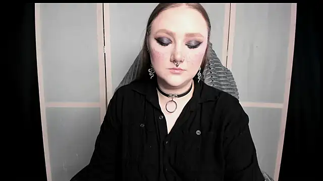 Snapshot of YourDyingBride chatting on June 6, 10:37 pm YourDyingBride online show from June 6, 10:37 pm