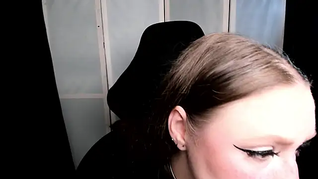 Snapshot of YourDyingBride chatting on November 13, 7:40 pm YourDyingBride online show from November 13, 7:40 pm