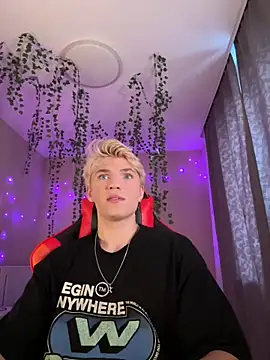 Snapshot of Justin_Horn chatting on February 14, 1:51 pm Justin Horn online show from February 14, 1:51 pm