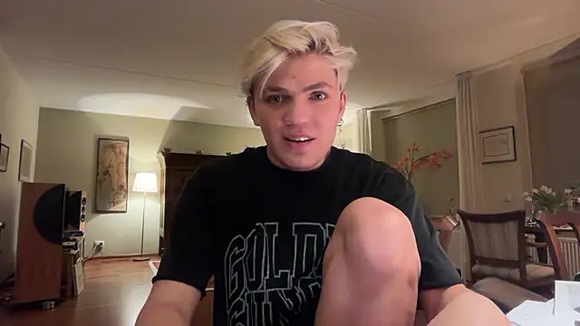 Snapshot of Justin_Horn chatting on March 16, 1:02 am Justin Horn online show from March 16, 1:02 am