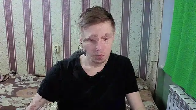 Snapshot of darienlarge chatting on June 9, 3:57 pm darienlarge online show from June 9, 3:57 pm