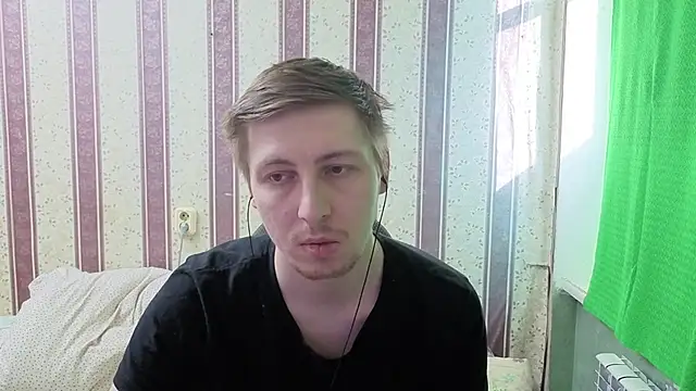 darienlarge online show from March 29, 2:30 pm