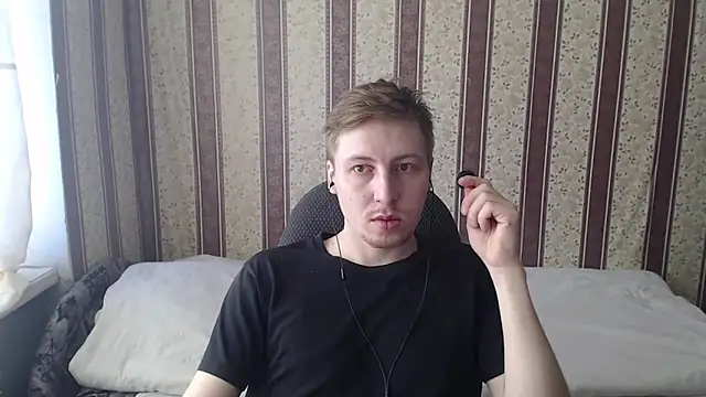 Snapshot of darienlarge chatting on March 21, 2:29 pm darienlarge online show from March 21, 2:29 pm