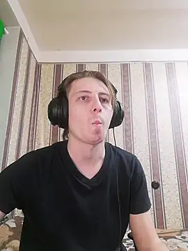 darienlarge online show from October 25, 4:51 pm