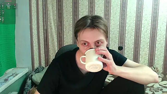 darienlarge online show from November 12, 1:37 pm