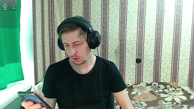 darienlarge online show from November 11, 11:38 am