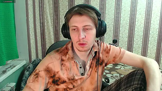 darienlarge online show from November 25, 6:08 pm