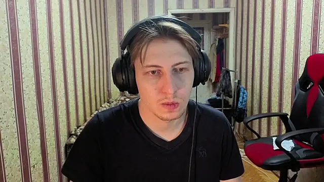 darienlarge online show from December 20, 5:21 am