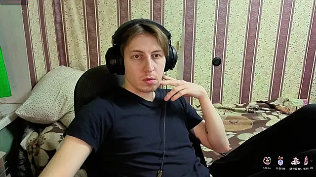 darienlarge online show from December 18, 2:43 pm