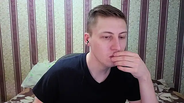 darienlarge online show from January 19, 2:48 am