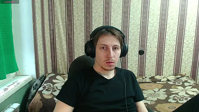 darienlarge online show from December 1, 9:43 am