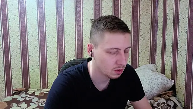 darienlarge online show from January 8, 8:20 am