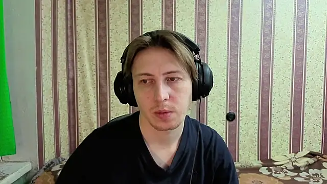 darienlarge online show from December 19, 4:27 am