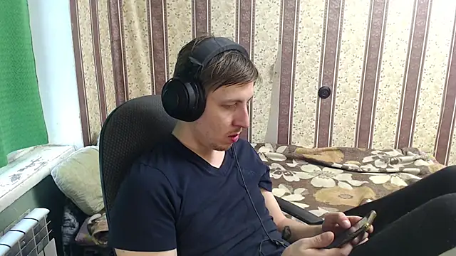 darienlarge online show from November 1, 9:03 am