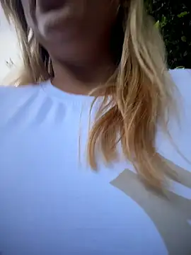 Snapshot of sammyqueenx21 chatting on July 16, 11:29 am sammyqueenx21 online show from July 16, 11:29 am