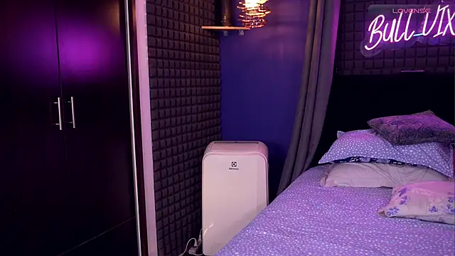 bull vixen2001 online show from February 22, 11:01 am