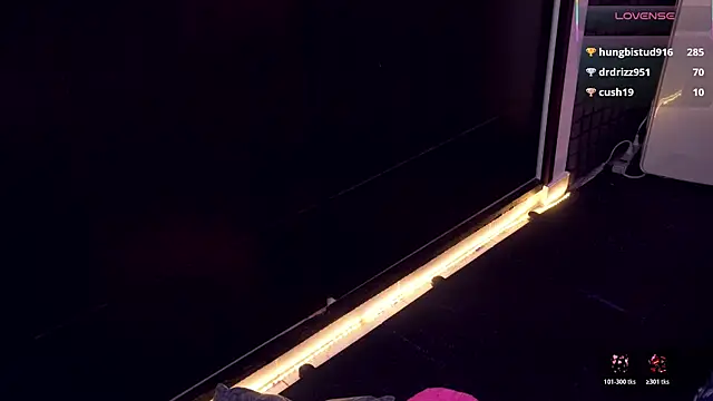 bull vixen2001 online show from December 17, 11:48 am