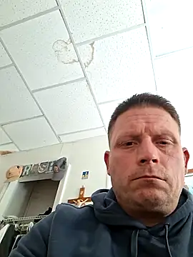 curiouscock38 online show from January 31, 7:12 pm