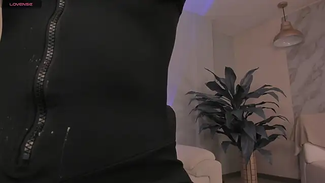 ErikaBenz  online show from September 28, 12:12 pm