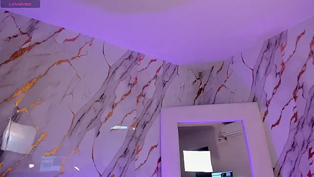 ErikaBenz  online show from December 5, 4:33 am