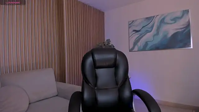 ErikaBenz  online show from February 12, 11:43 am