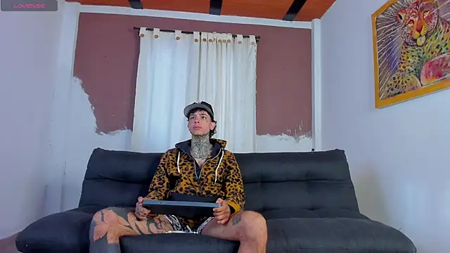 Snapshot of Aron_ford chatting on September 29, 12:33 pm Aron ford online show from September 29, 12:33 pm
