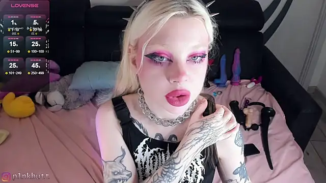 Snapshot of HelenGoat chatting on December 7, 2:52 pm HelenGoat online show from December 7, 2:52 pm