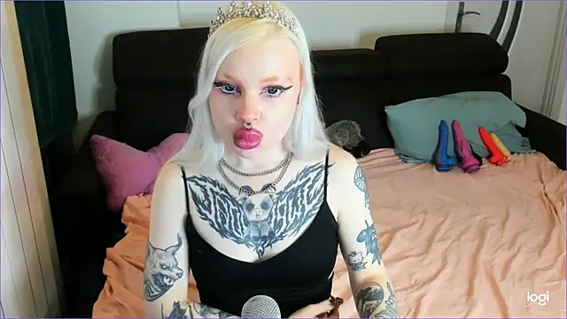 Snapshot of HelenGoat chatting on October 30, 11:45 pm HelenGoat online show from October 30, 11:45 pm